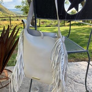 White fringed shoulder purse